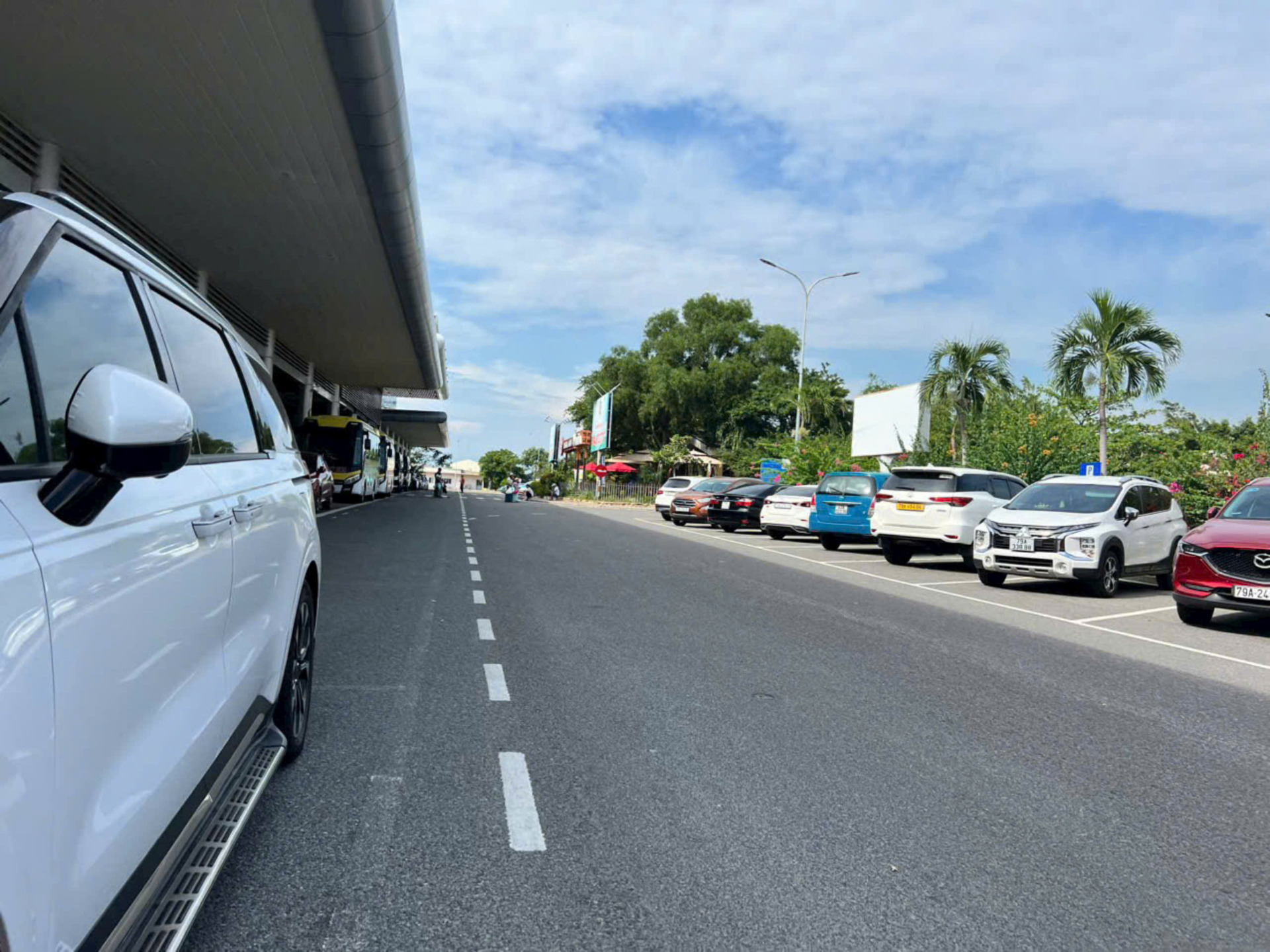 taxi sân bay tân sơn nhất Bảng báo giá taxi sân bay Tân Sơn Nhất từ Phan Gia Travel