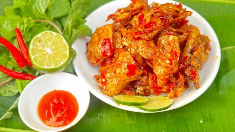 Mực rim me thích hợp làm món ăn vặt hoặc món mồi