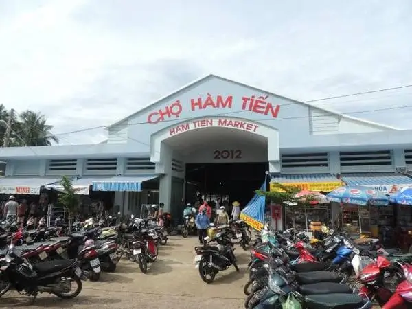Chợ hải sản Hàm Tiến