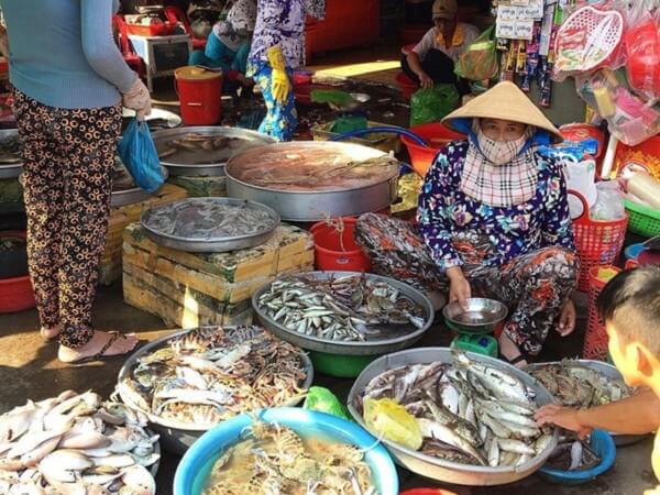 Chợ hải sản Phú Hài