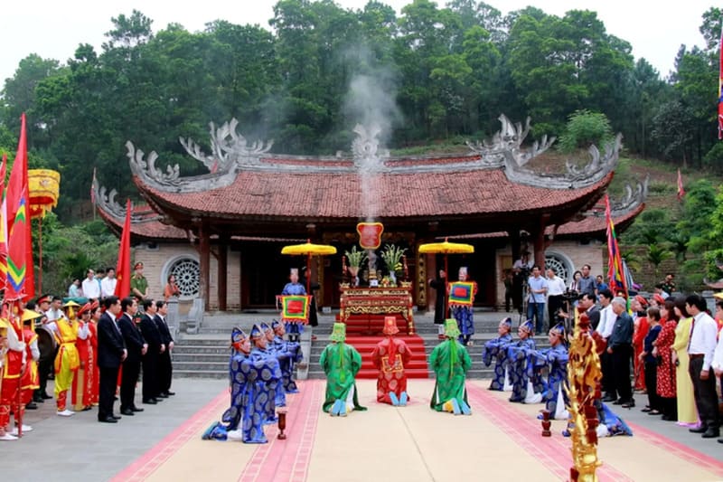 lễ giỗ tổ hùng vương đi đâu chơi Trải nghiệm không khí lễ hội về cội nguồn tại Đền Hùng, Phú Thọ