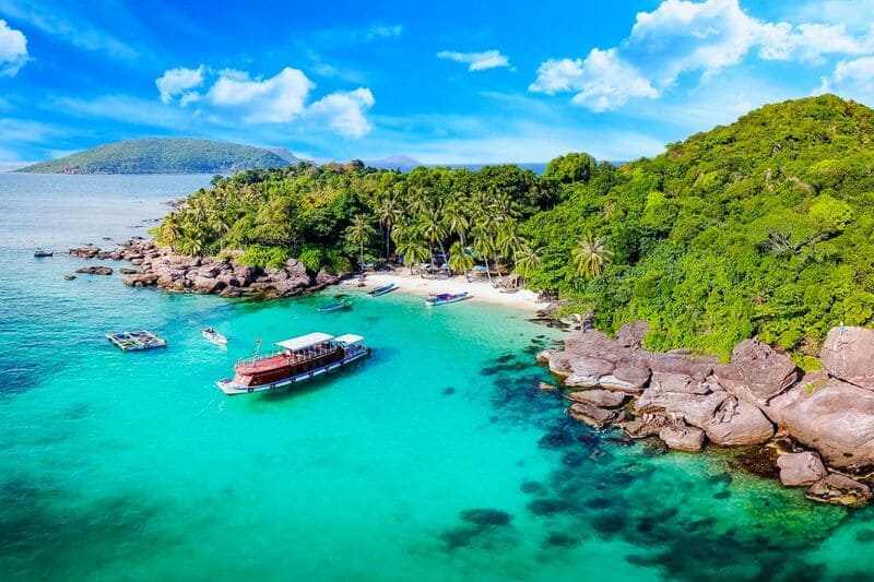 tháng 4 nên đi du lịch ở đâu miền trung Tại sao tháng 4 là thời điểm ‘vàng’ để khám phá miền Trung?