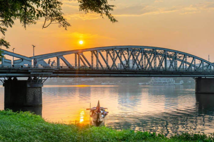 tháng 7 nên đi du lịch ở đâu miền trung Huế trong những ngày hè tháng 7 mang một nét đẹp rất riêng