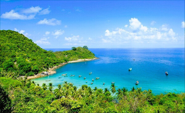 tháng 8 nên đi du lịch ở đâu miền trung Tháng 8 miền Trung đang vào mùa nắng rực rỡ