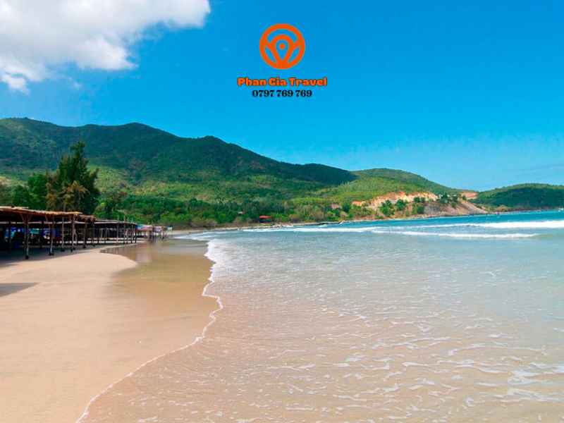 những bãi biển đẹp ở nha trang