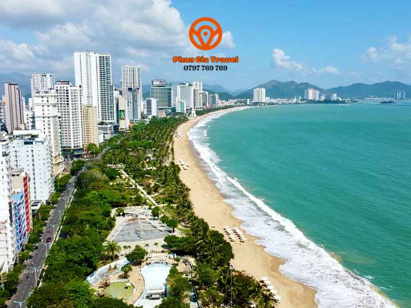 những bãi biển đẹp ở nha trang
