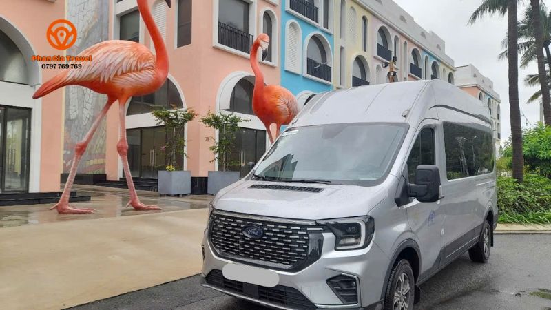 Di chuyển bằng xe khách limousine