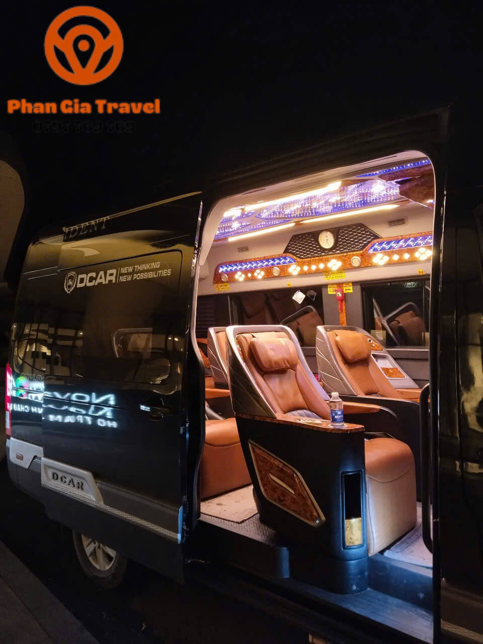 Thuê xe riêng là lựa chọn tối ưu cho gia đình có trẻ nhỏ, nhóm bạn đông