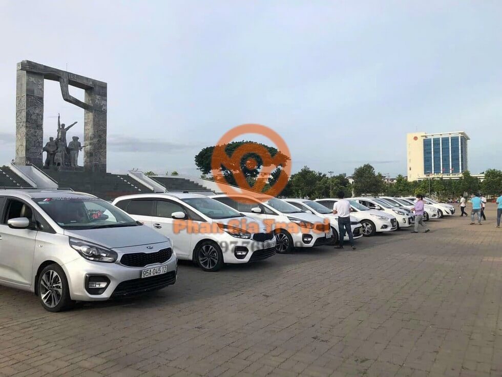 Yêu cầu về độ tuổi và kinh nghiệm đối với lái xe kinh doanh vận tải du lịch